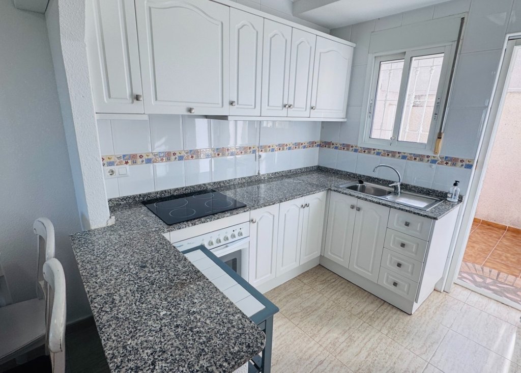 Sale - Townhouse - Daya Nueva