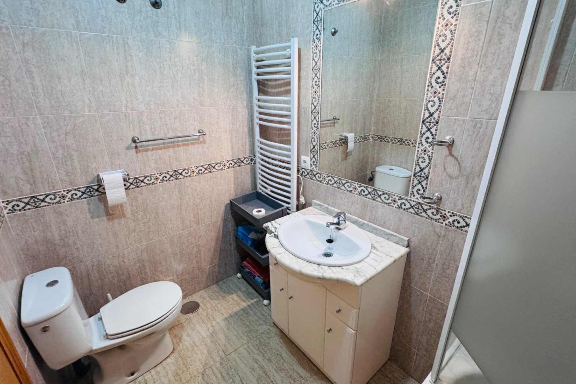 Sale - Townhouse - Daya Nueva