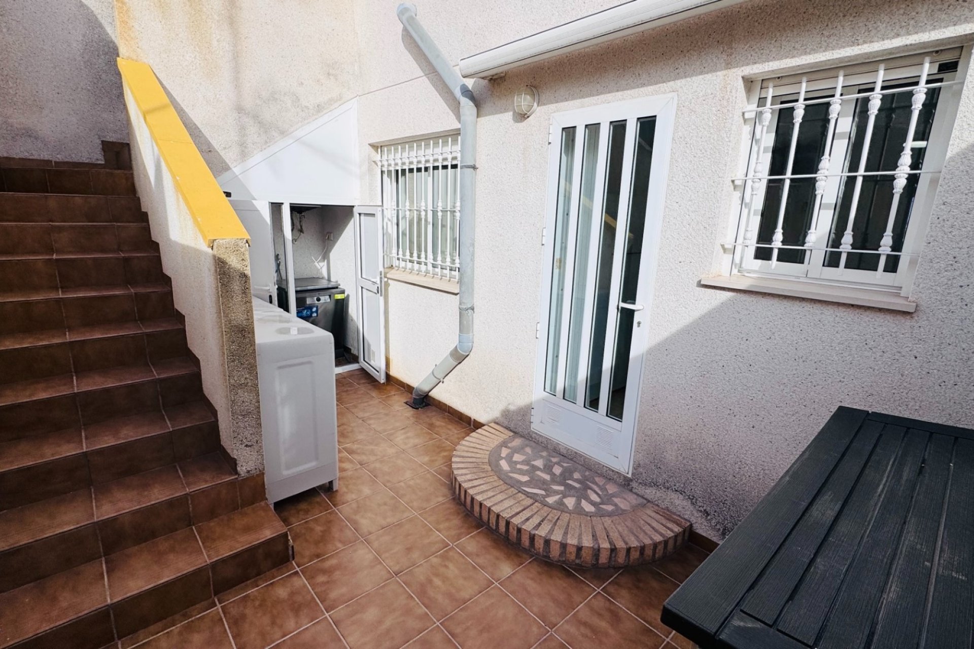 Sale - Townhouse - Daya Nueva