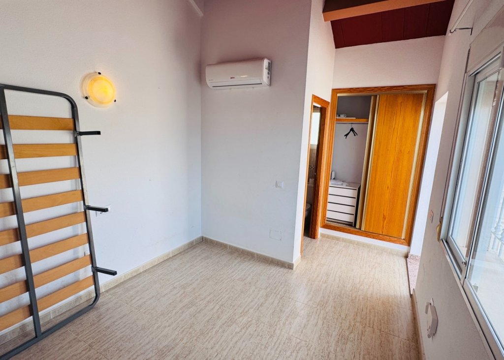 Sale - Townhouse - Daya Nueva