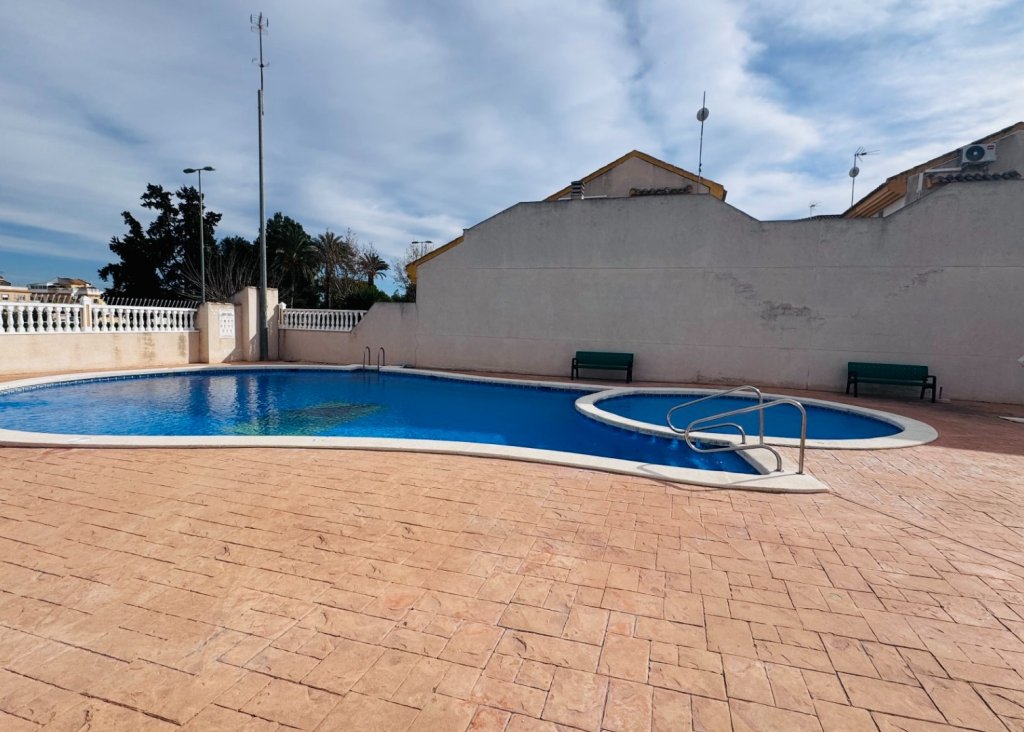 Sale - Townhouse - Daya Nueva