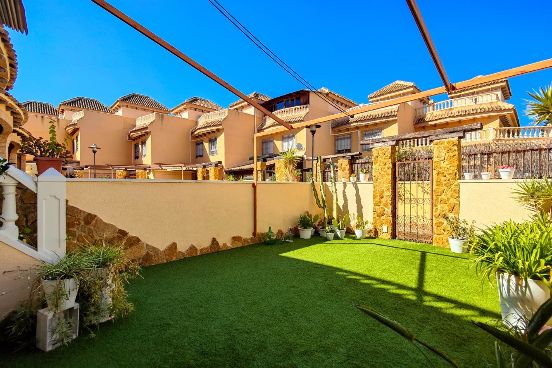 Sale - Townhouse - Guardamar del Segura - Center - El Raso