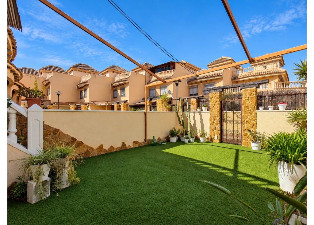 Sale - Townhouse - Guardamar del Segura - Center - El Raso