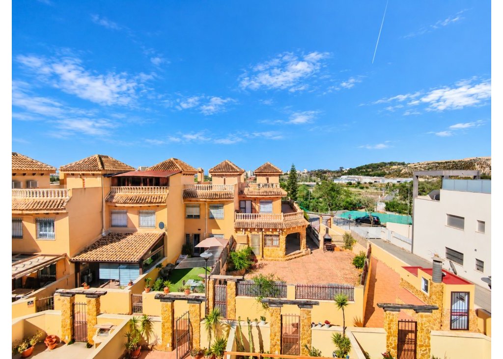 Sale - Townhouse - Guardamar del Segura - Center - El Raso