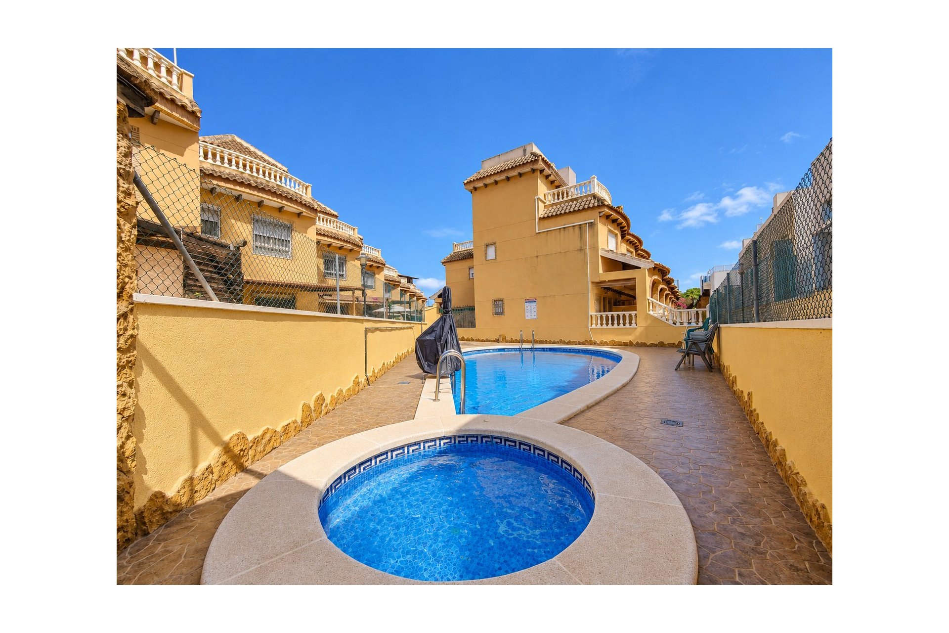 Sale - Townhouse - Guardamar del Segura - Center - El Raso