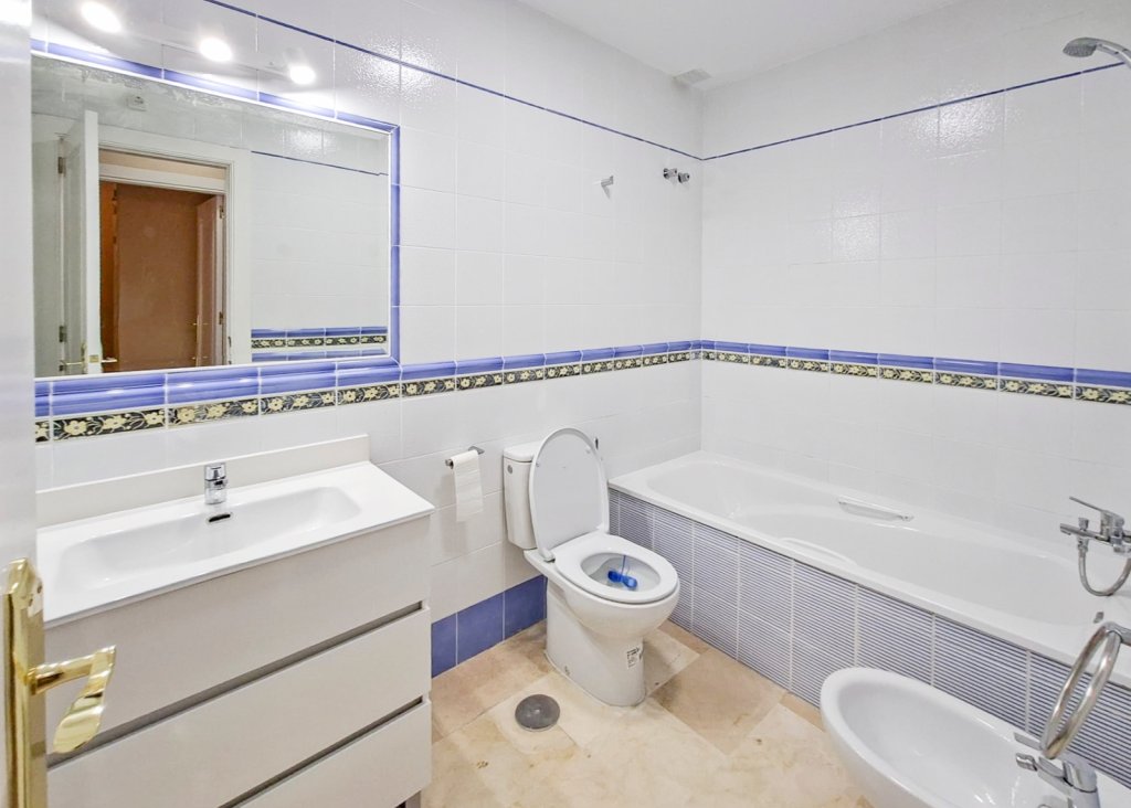 Sale - Townhouse - Villamartín