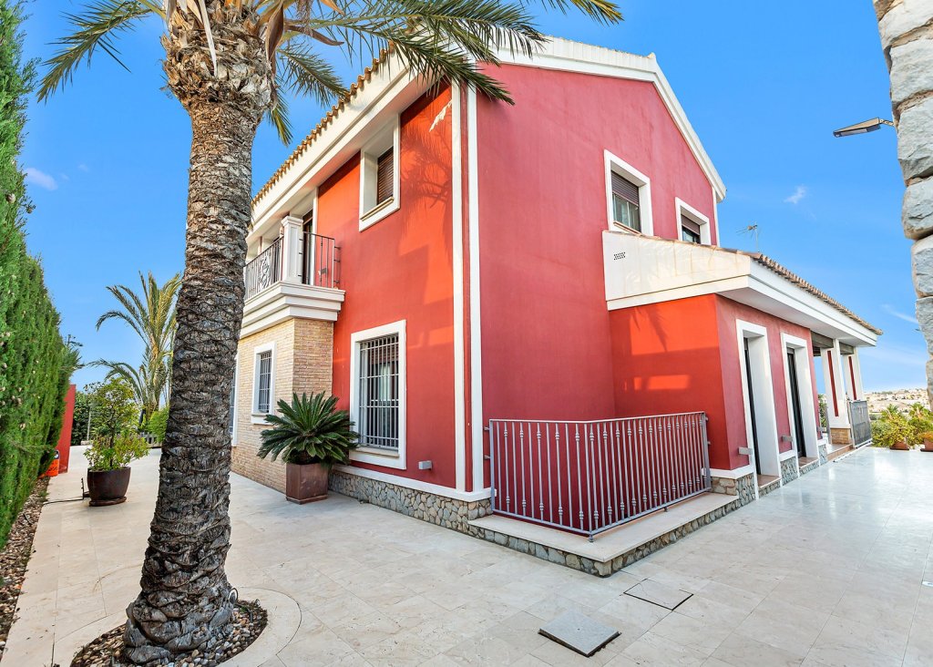 Sale - Villa - Algorfa - La Finca Golf Resort