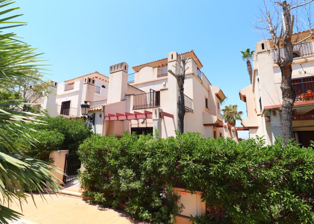 Sale - Villa - Algorfa - La Finca Golf Resort