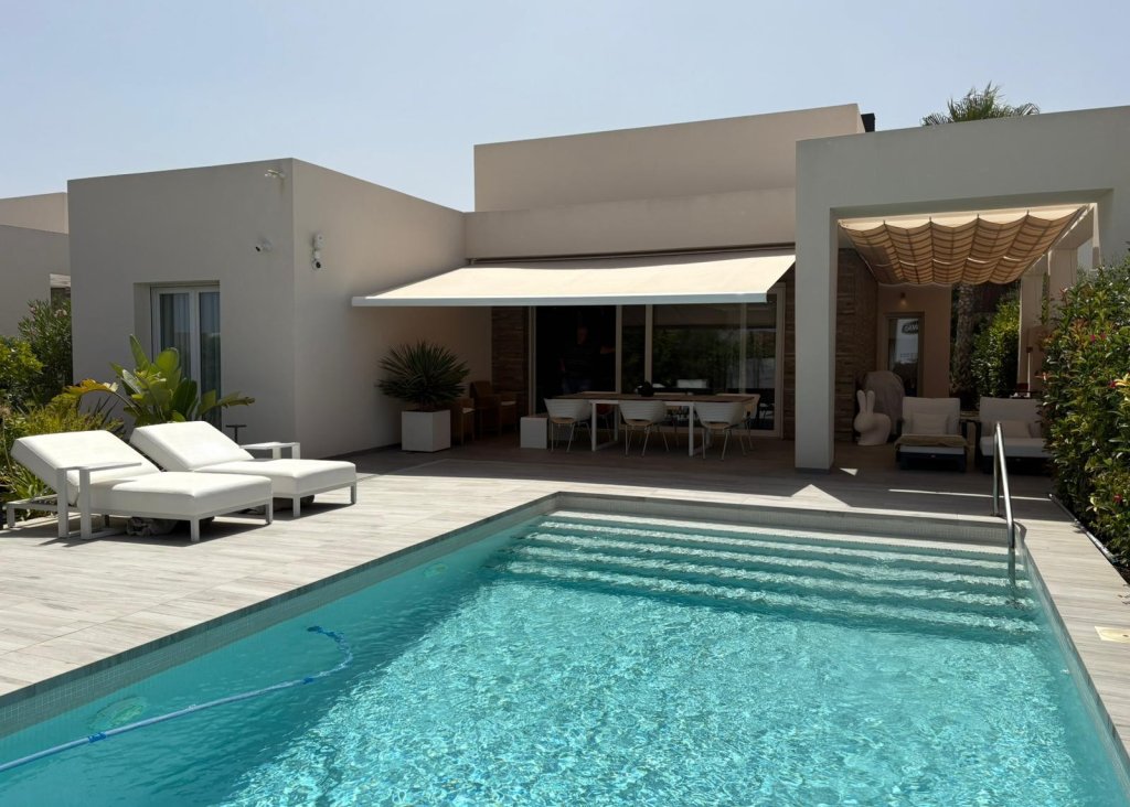 Sale - Villa - Algorfa - La Finca Golf Resort