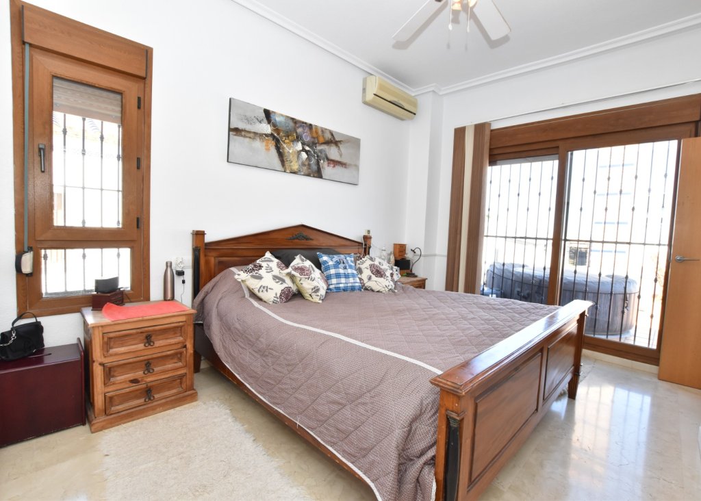 Sale - Villa - Algorfa - La Finca Golf Resort