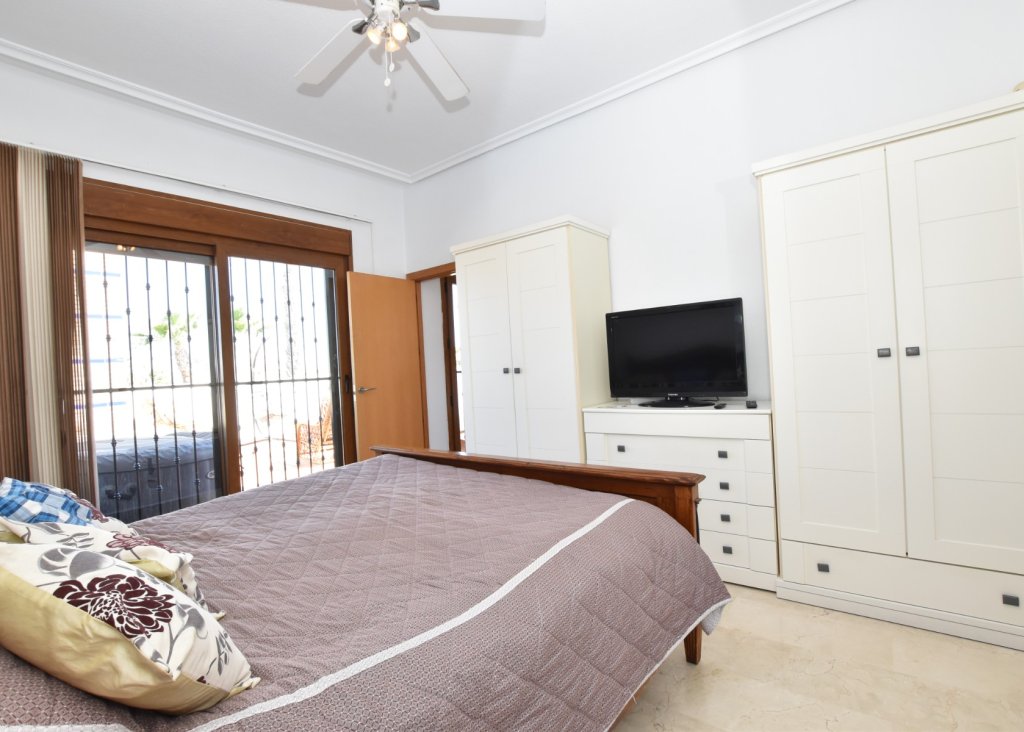 Sale - Villa - Algorfa - La Finca Golf Resort