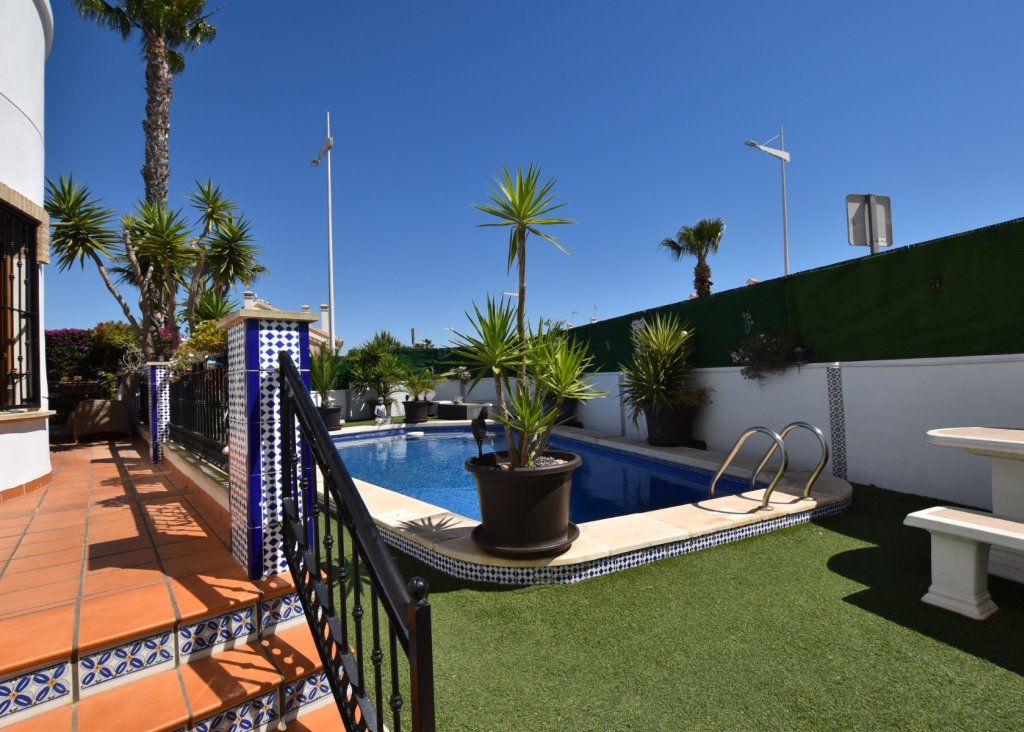 Sale - Villa - Algorfa - La Finca Golf Resort