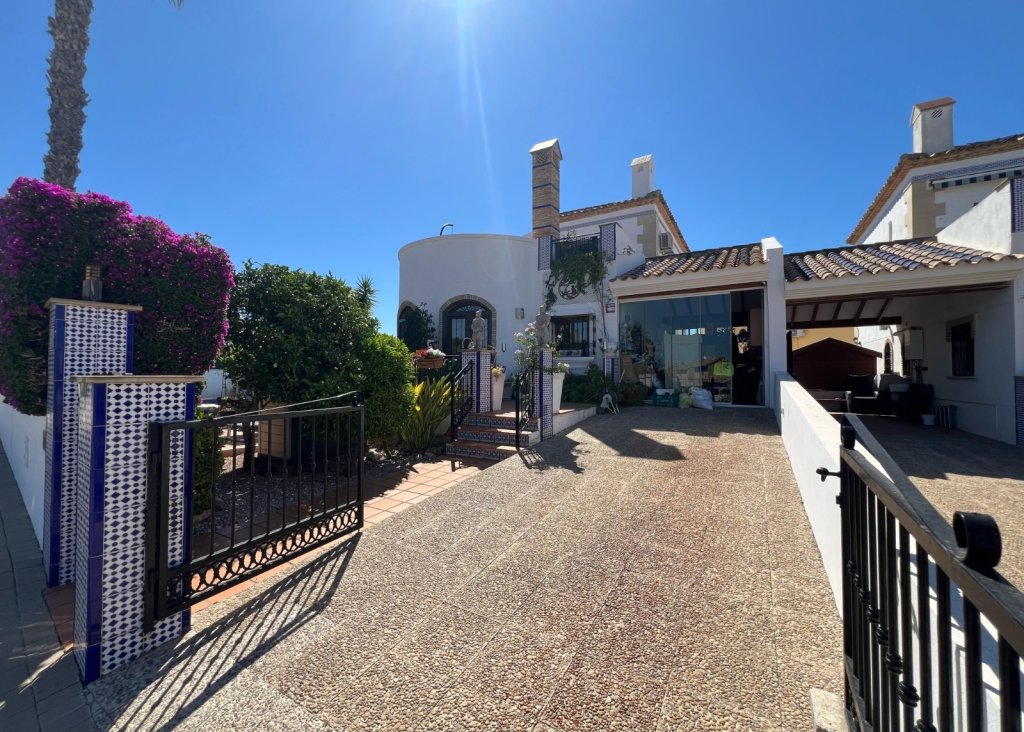 Sale - Villa - Algorfa - La Finca Golf Resort