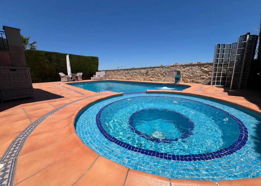 Sale - Villa - Algorfa - La Finca Golf Resort