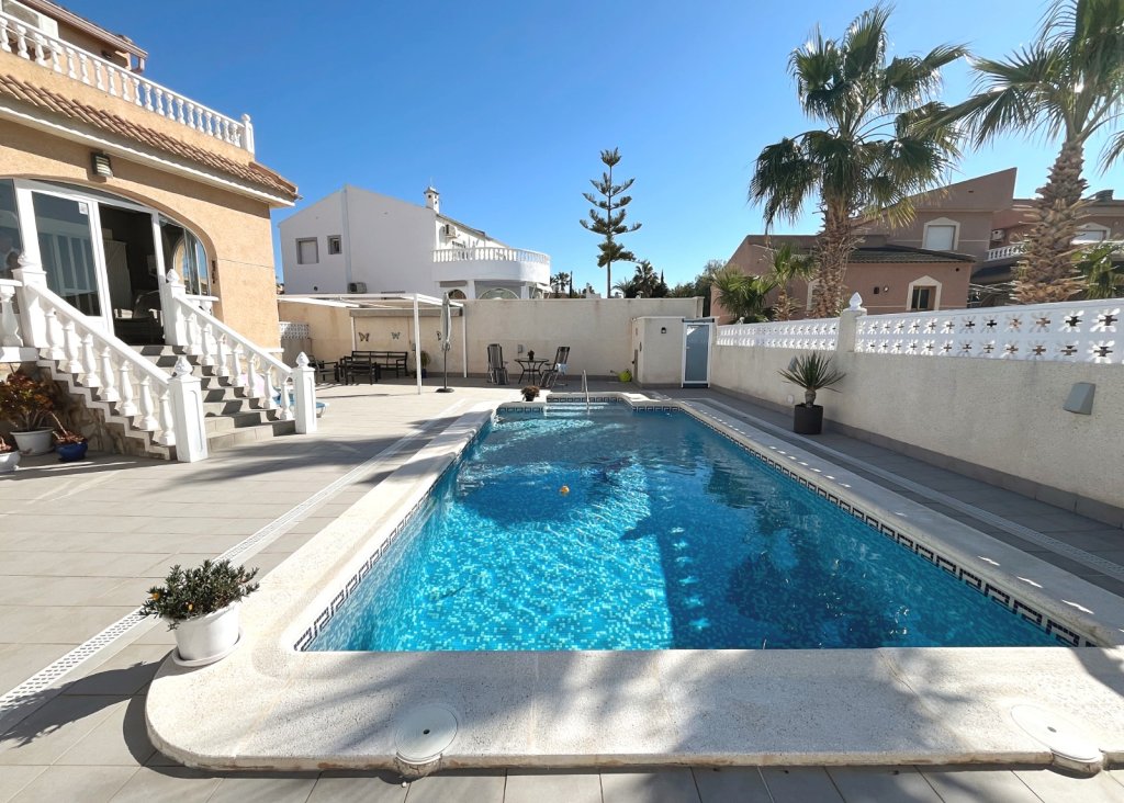 Sale - Villa - Benijófar - Monte Azul