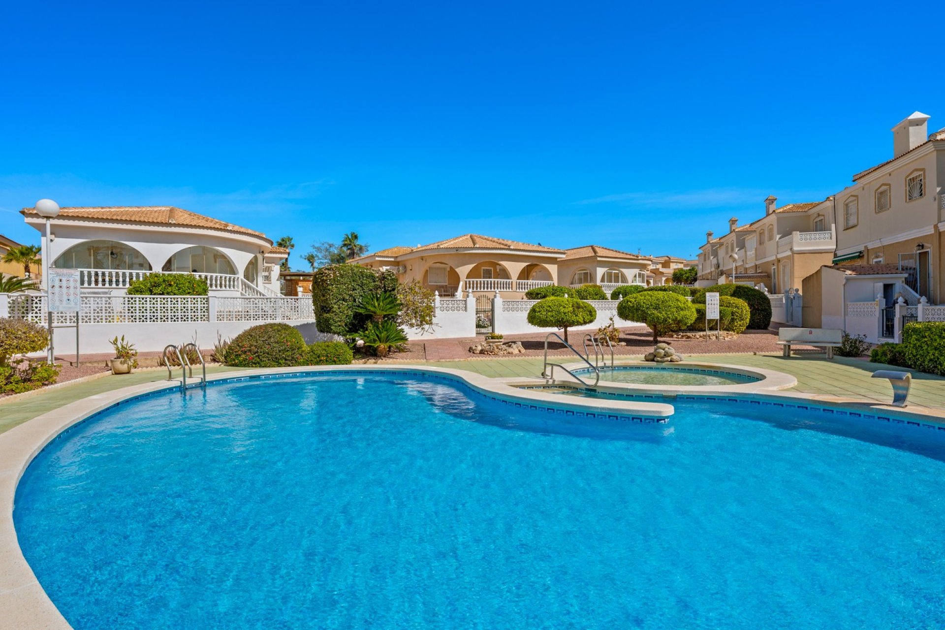 Sale - Villa - Benijófar - Monte Azul