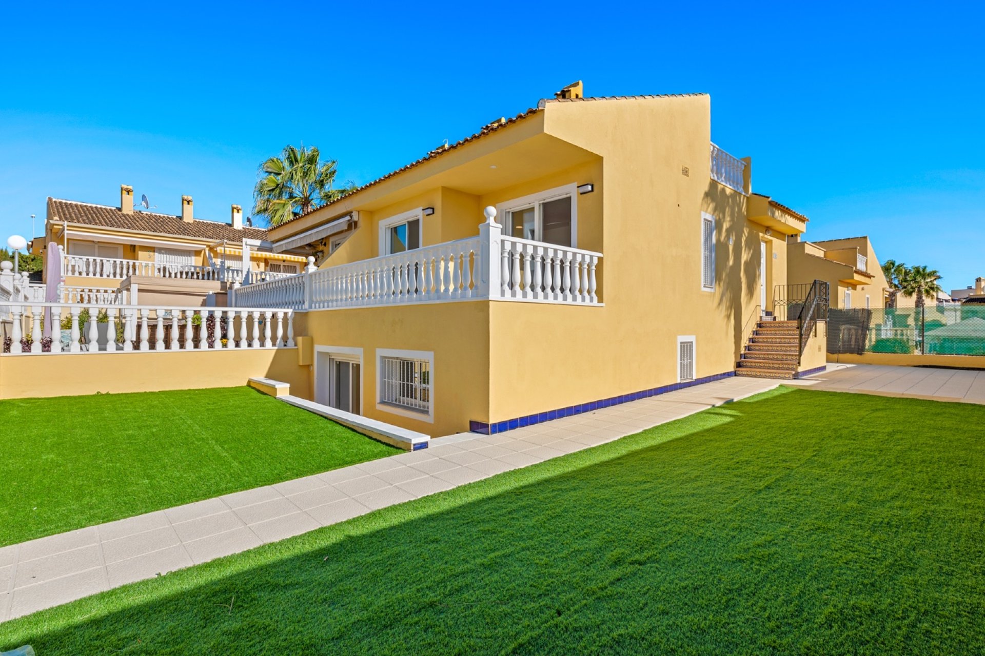 Sale - Villa - Benimar