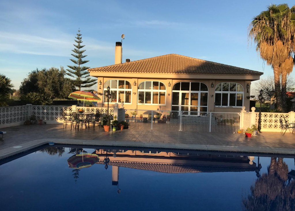 Sale - Villa - Dolores