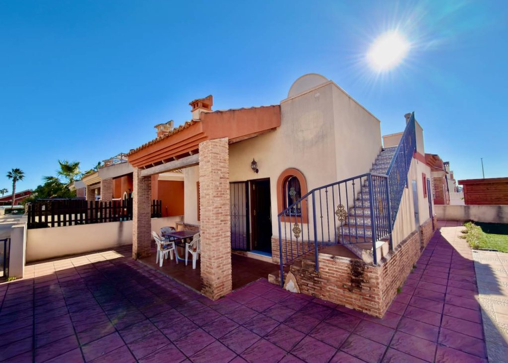 Sale - Villa - El Raso