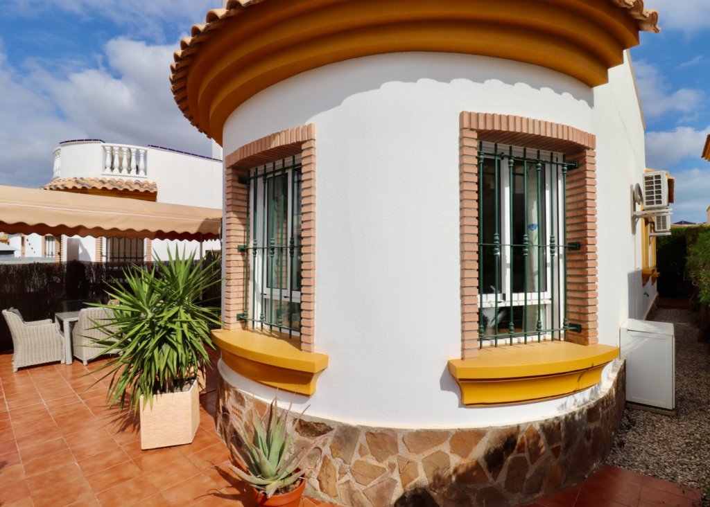 Sale - Villa - Guardamar del Segura - El Raso