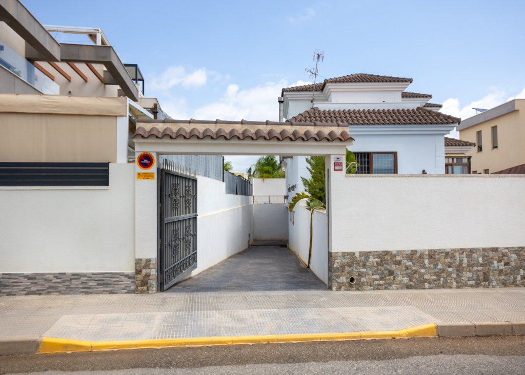 Sale - Villa - Los Montesinos - La Herrada