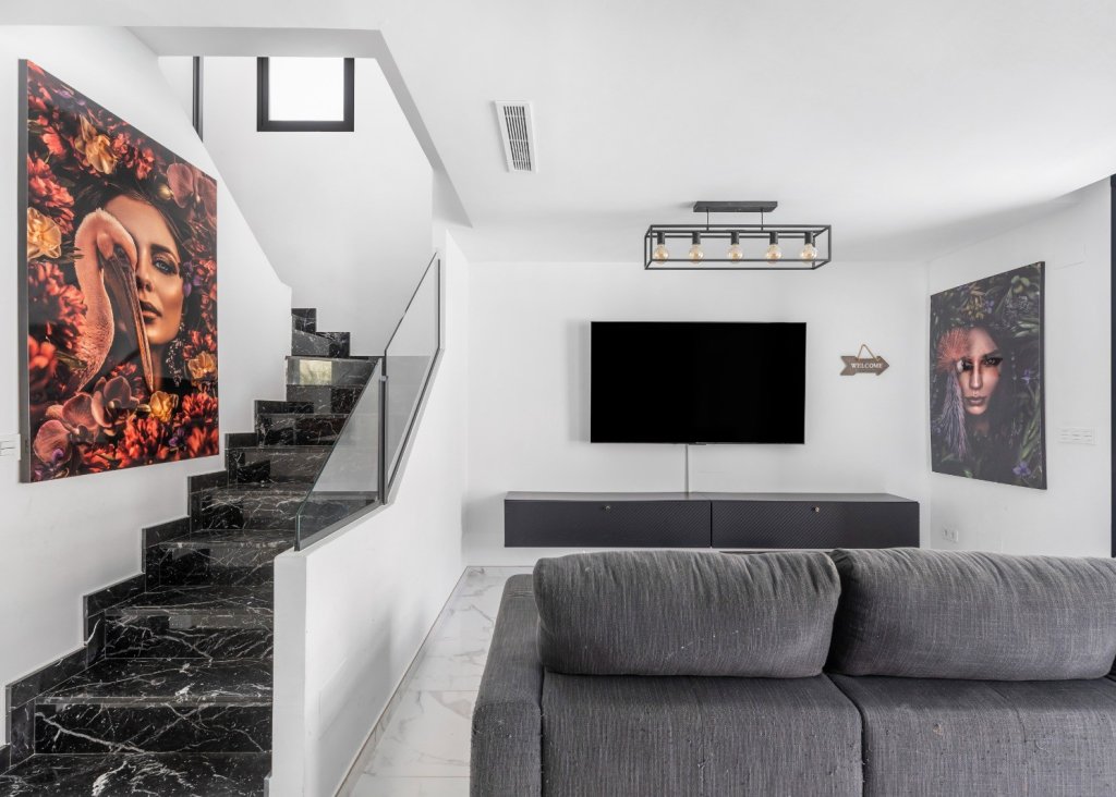 Sale - Villa - Los Montesinos - La Herrada