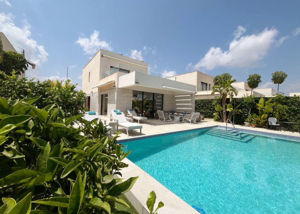 Sale - Villa - Los Montesinos - La Herrada