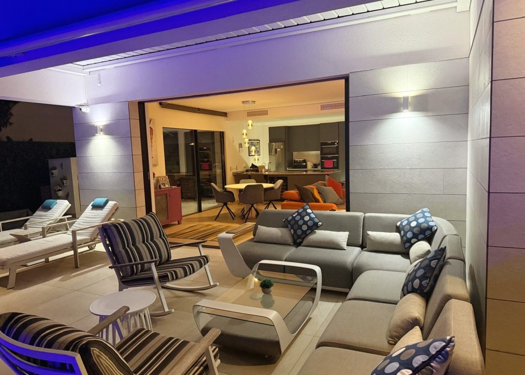 Sale - Villa - Los Montesinos - La Herrada