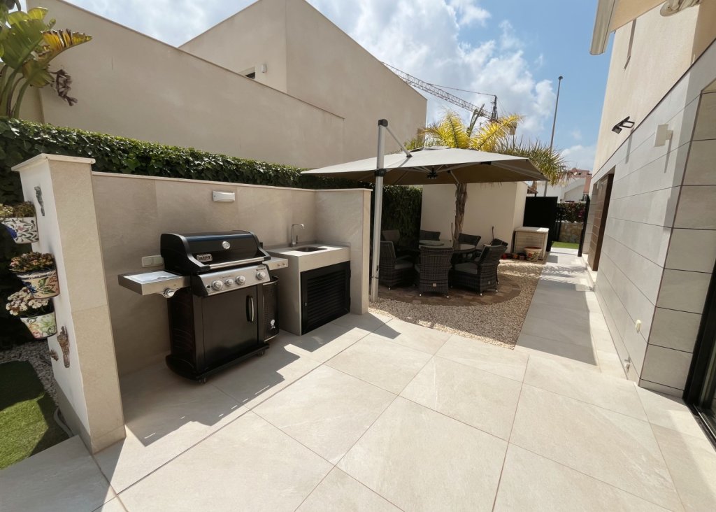 Sale - Villa - Los Montesinos - La Herrada
