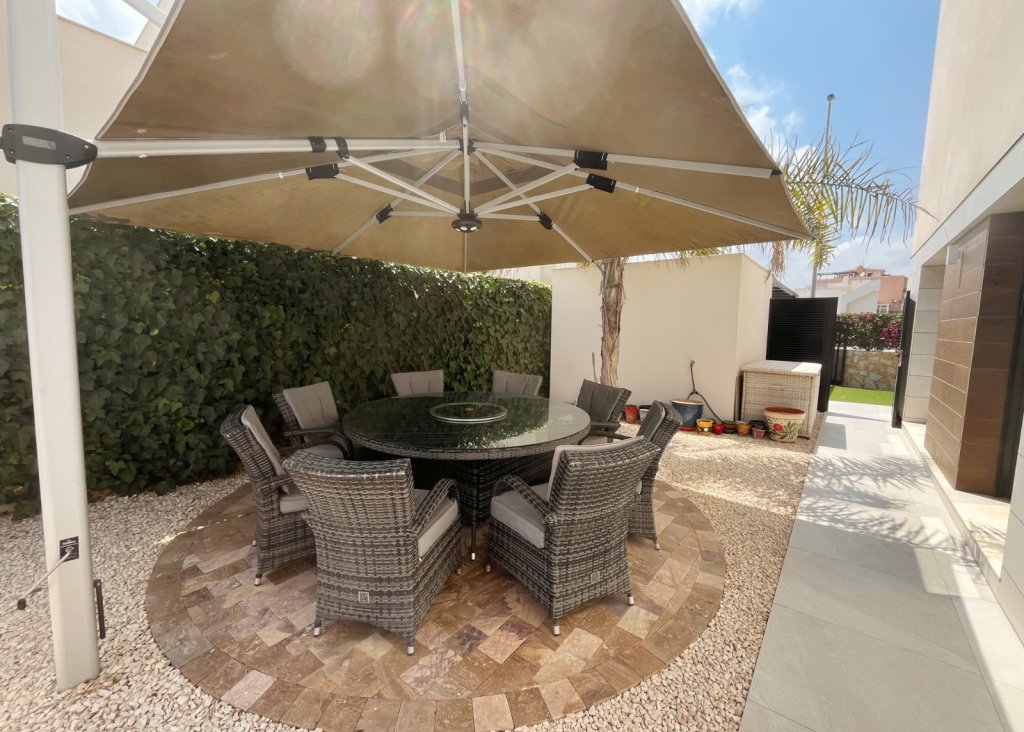 Sale - Villa - Los Montesinos - La Herrada