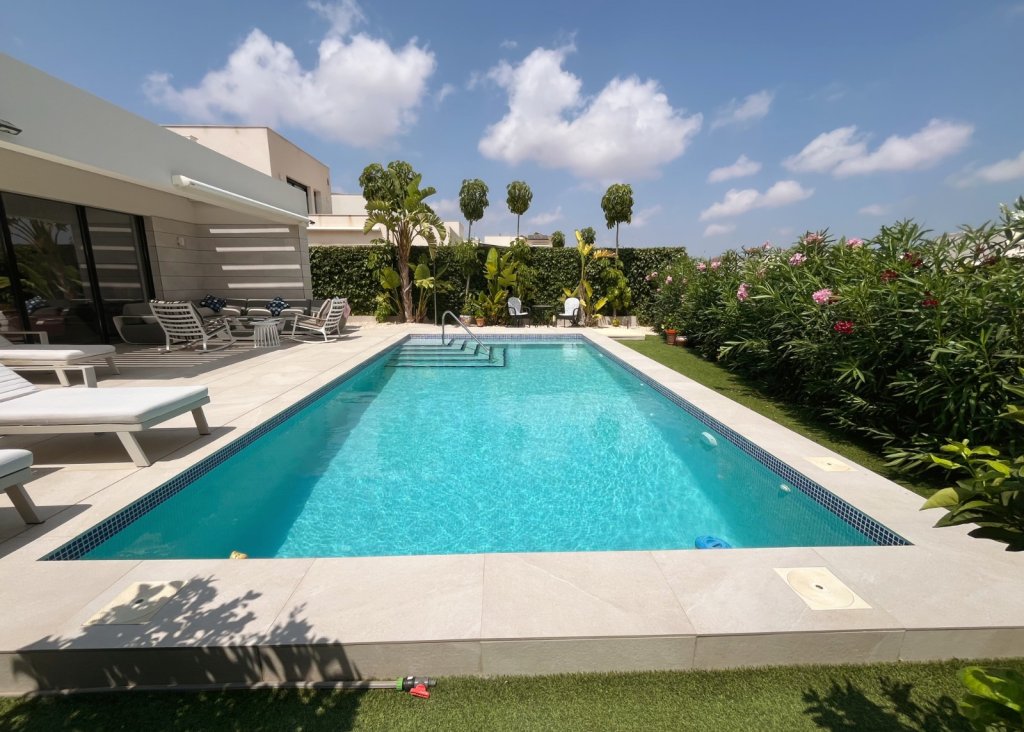 Sale - Villa - Los Montesinos - La Herrada