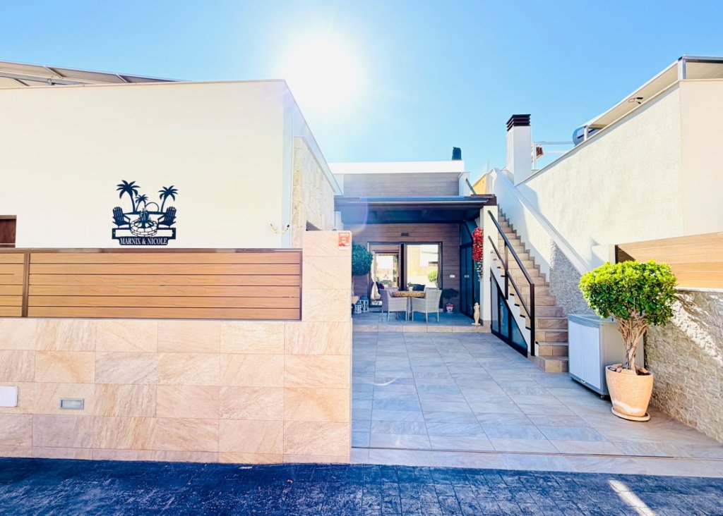 Sale - Villa - Los Montesinos - La Herrada