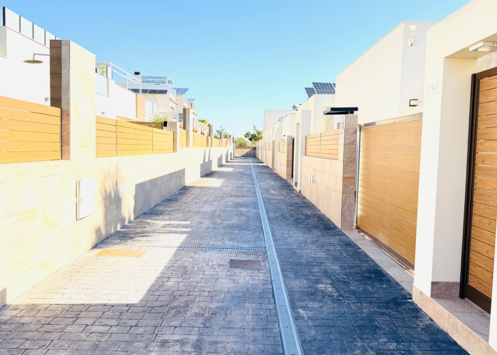 Sale - Villa - Los Montesinos - La Herrada
