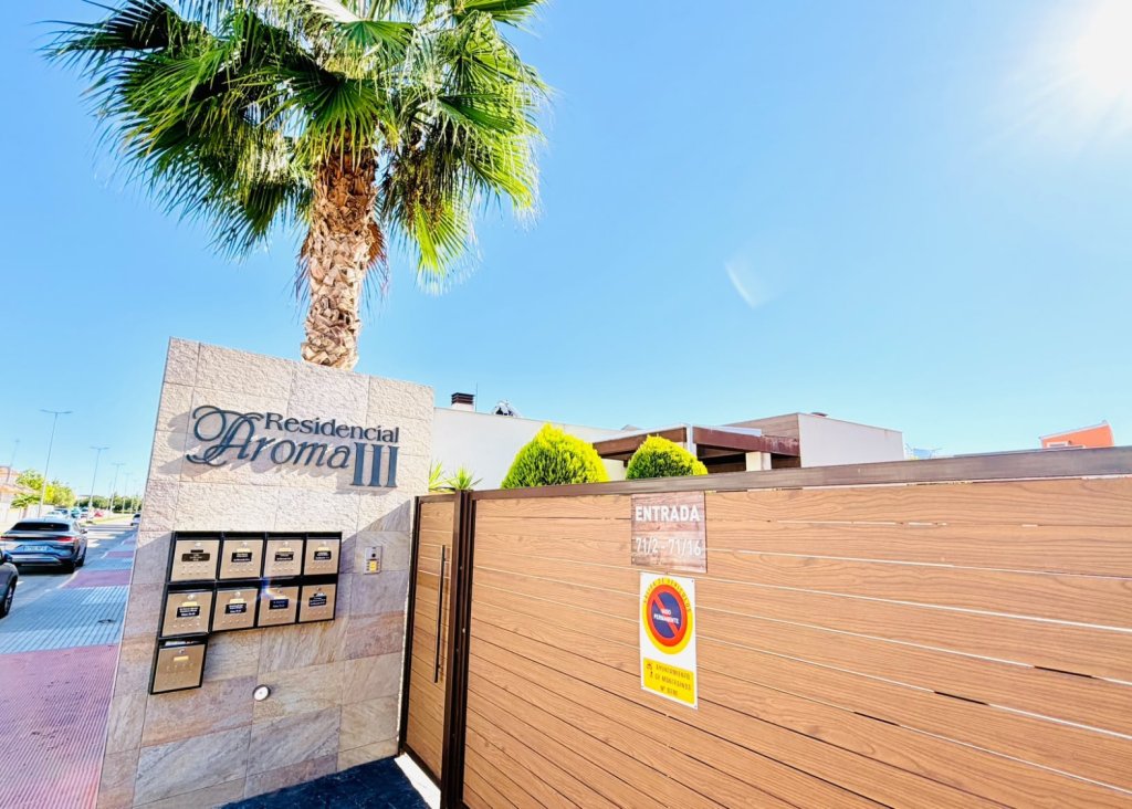 Sale - Villa - Los Montesinos - La Herrada