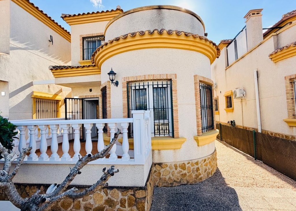Sale - Villa - Los Montesinos - La Herrada
