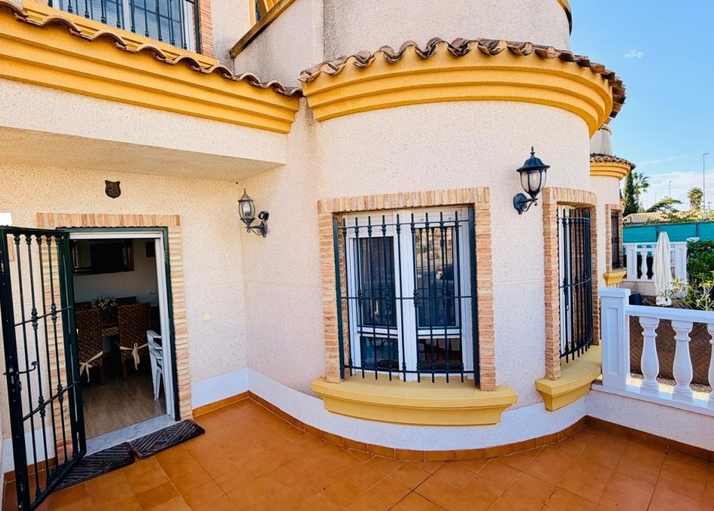 Sale - Villa - Los Montesinos - La Herrada