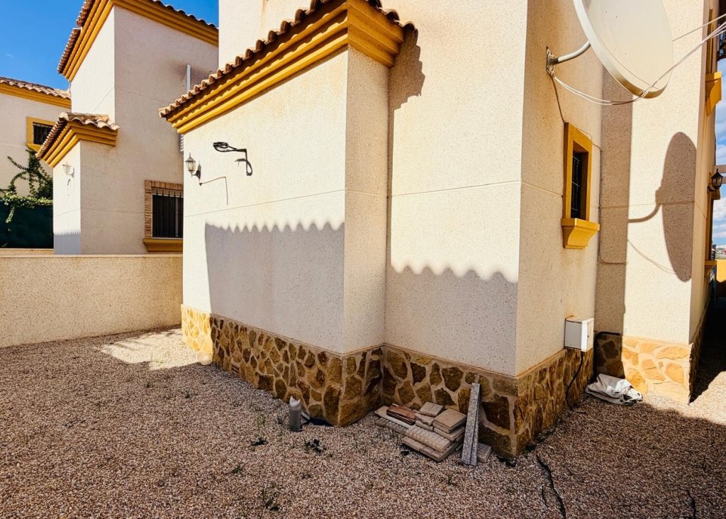 Sale - Villa - Los Montesinos - La Herrada