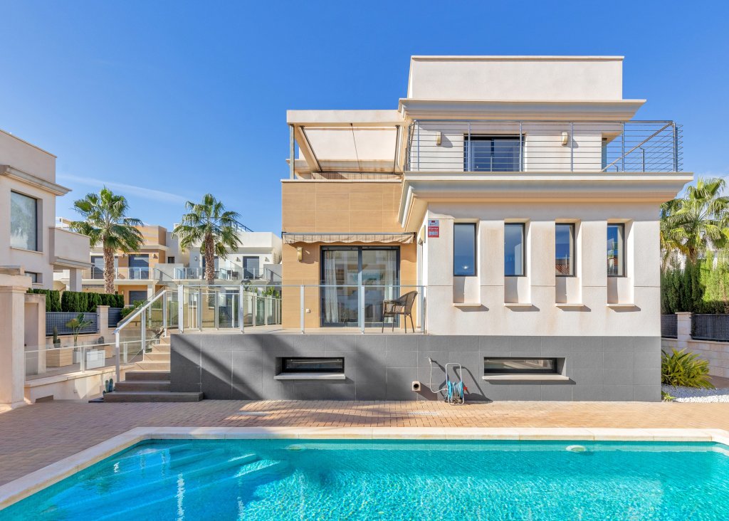 Sale - Villa - Orihuela Costa - La Zenia