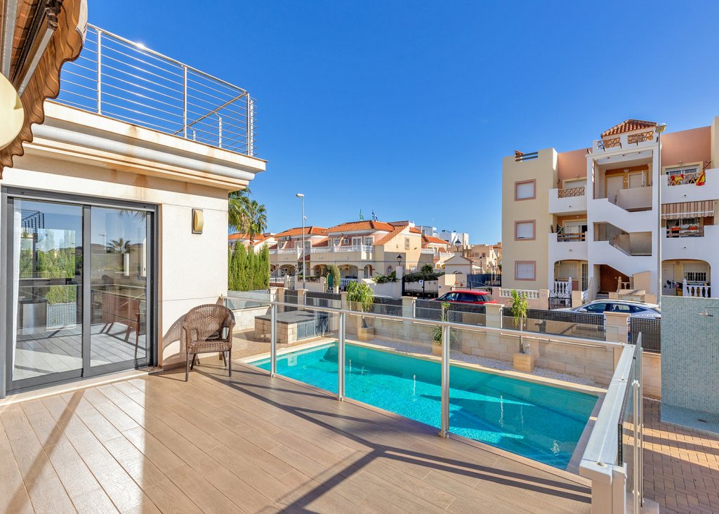 Sale - Villa - Orihuela Costa - La Zenia