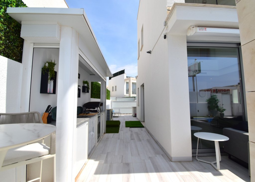 Sale - Villa - Orihuela Costa - Lomas de Cabo Roig