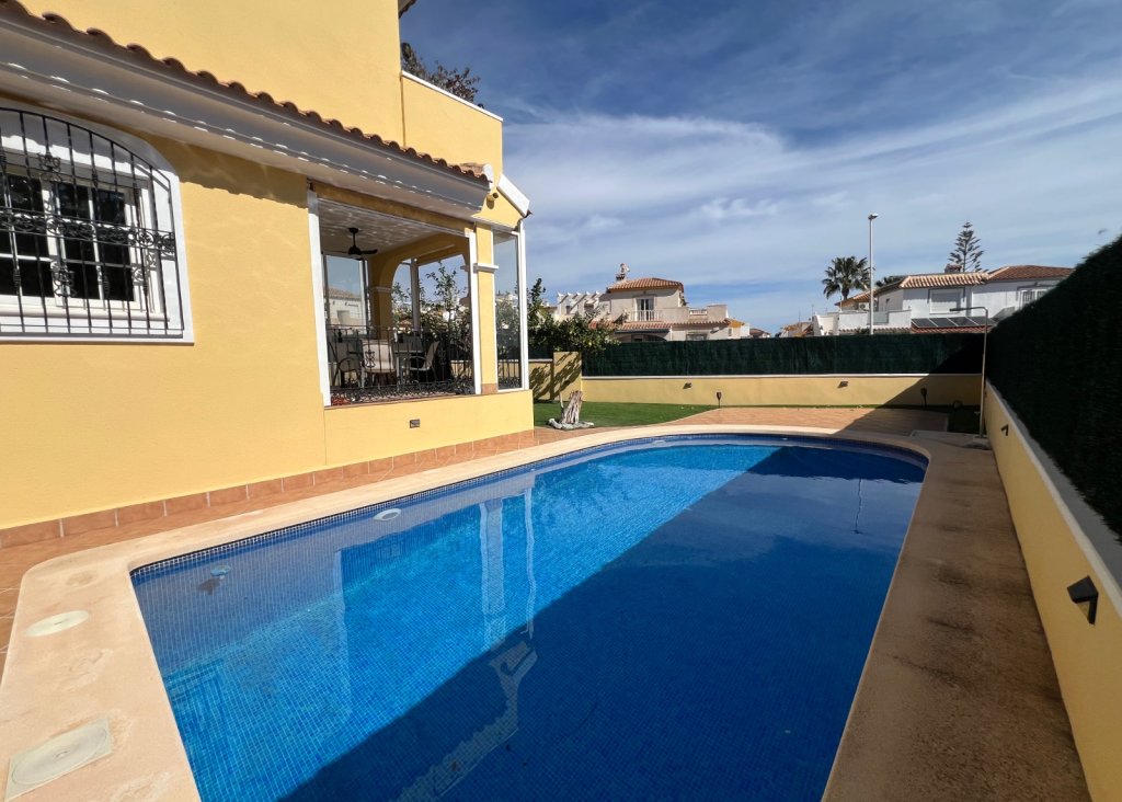 Sale - Villa - Orihuela Costa - Los Dolses