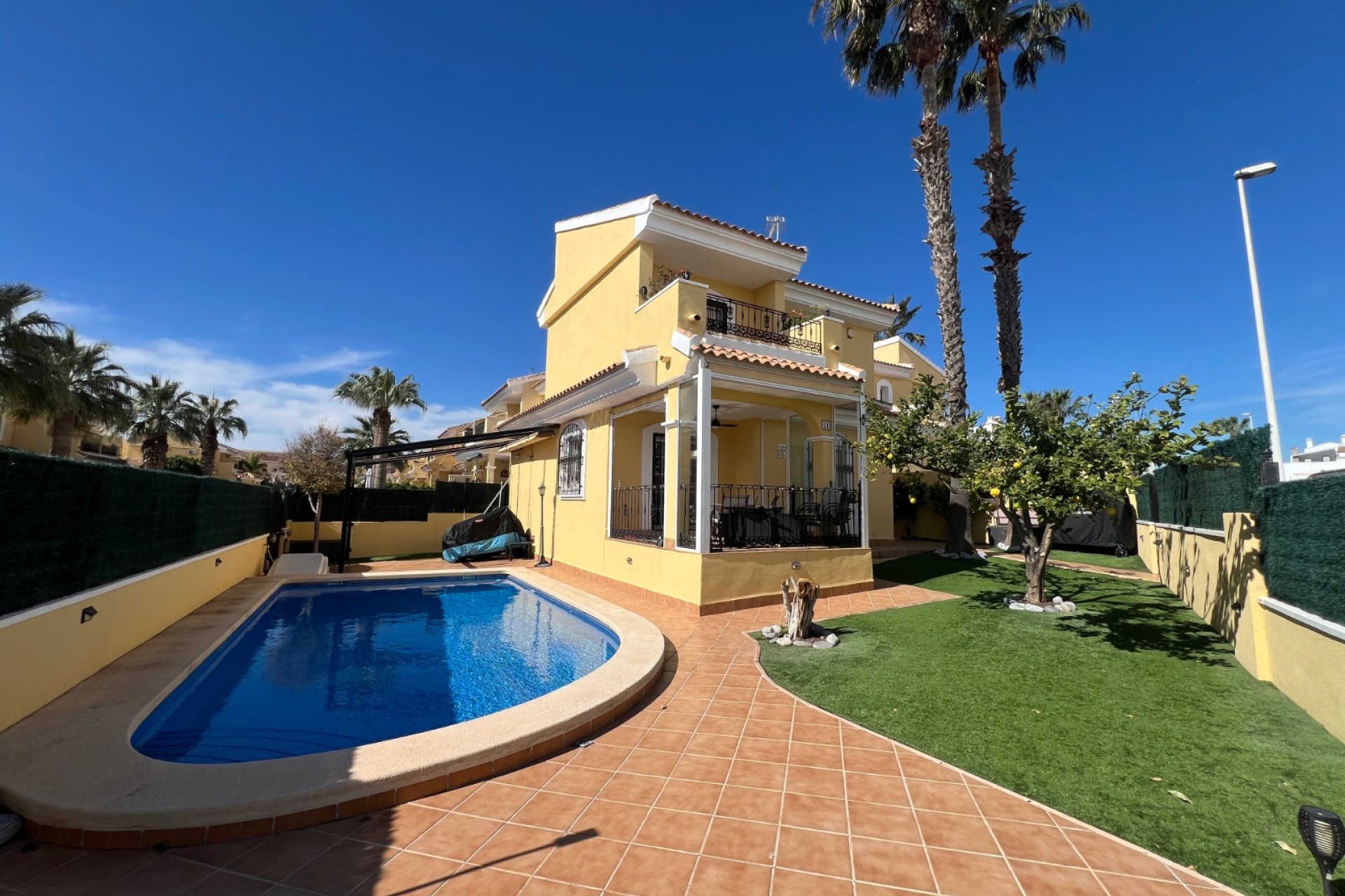Sale - Villa - Orihuela Costa - Los Dolses