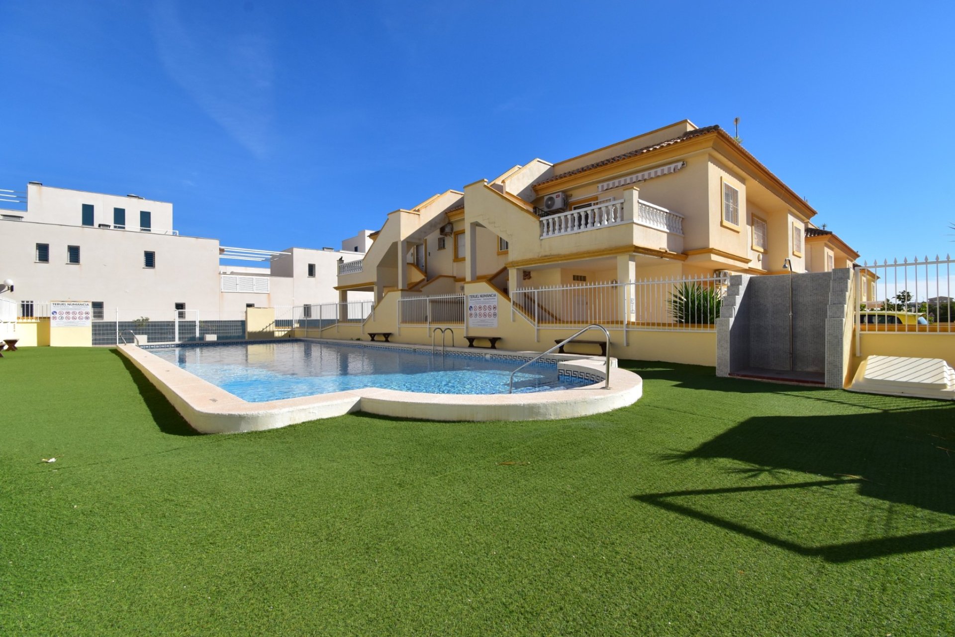 Sale - Villa - Orihuela Costa - Playa Flamenca