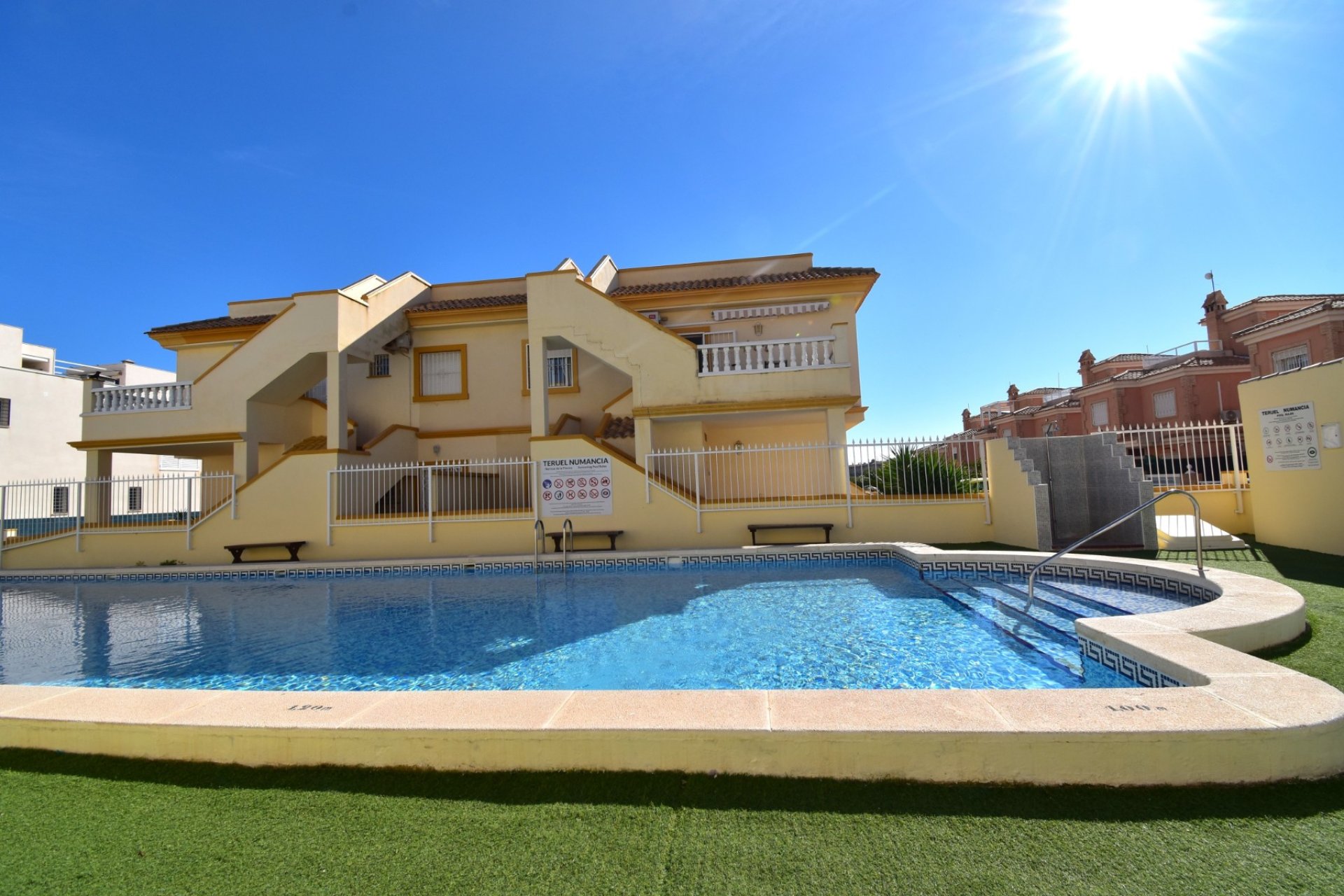 Sale - Villa - Orihuela Costa - Playa Flamenca