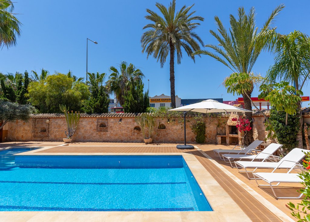 Sale - Villa - Orihuela Costa - Punta Prima