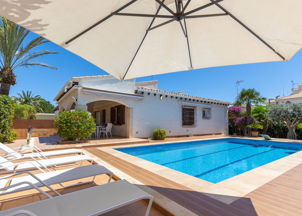 Sale - Villa - Orihuela Costa - Punta Prima