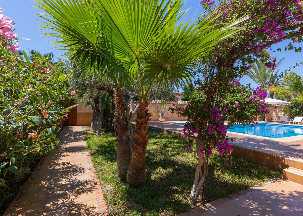 Sale - Villa - Orihuela Costa - Punta Prima
