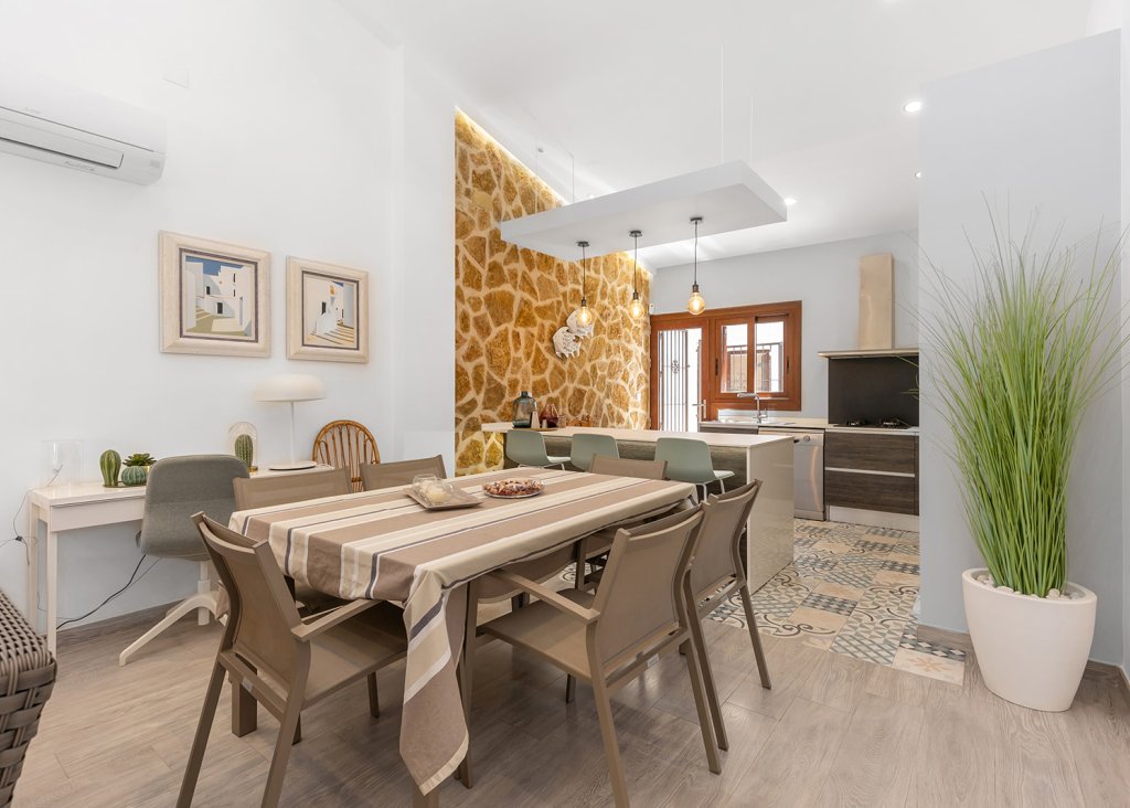 Sale - Villa - Orihuela Costa - Punta Prima