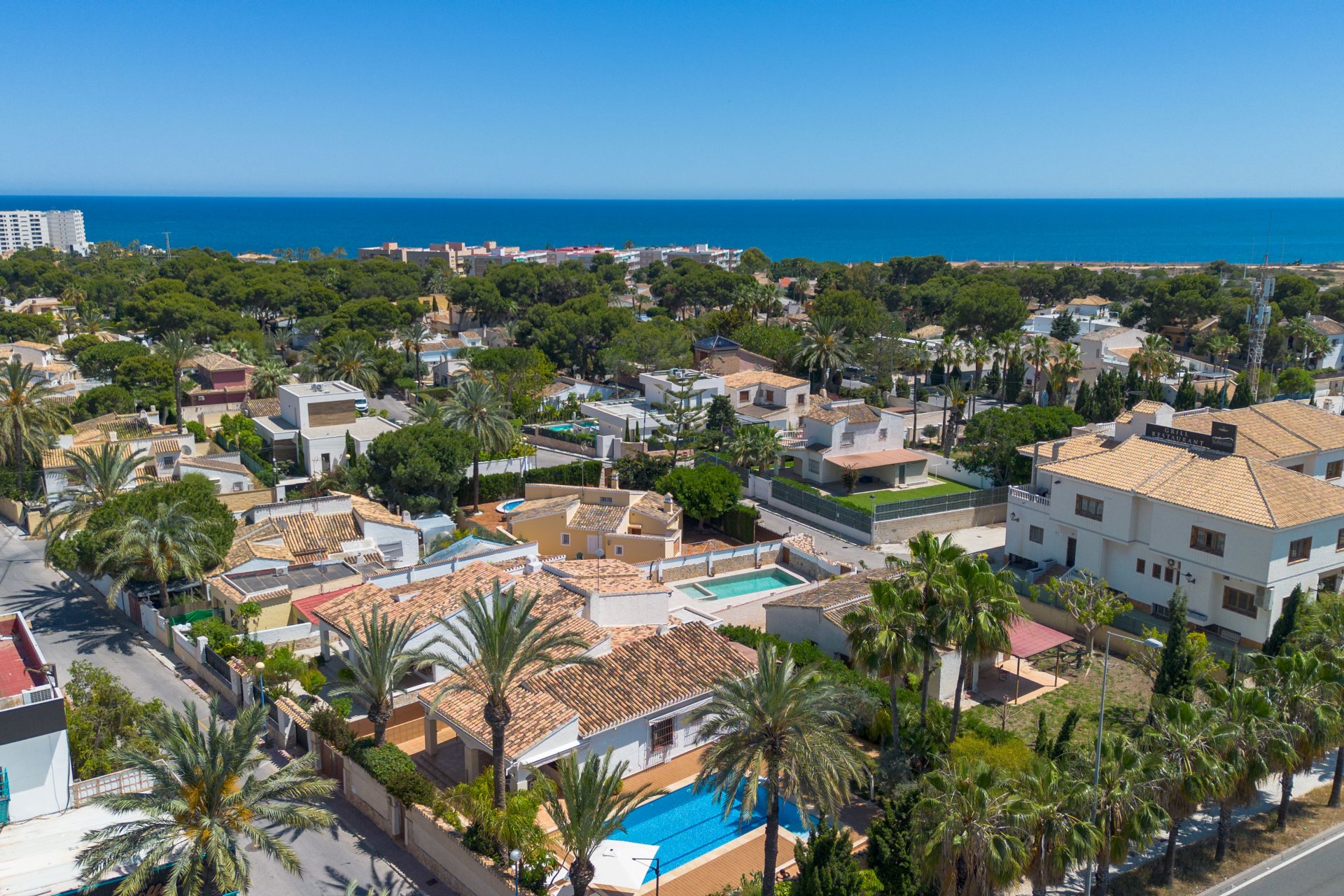 Sale - Villa - Orihuela Costa - Punta Prima