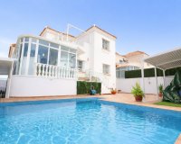 Sale - Villa - Orihuela Costa - Villamartin